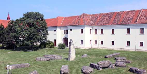 Holíčske Megality — pravekí rondel kamene